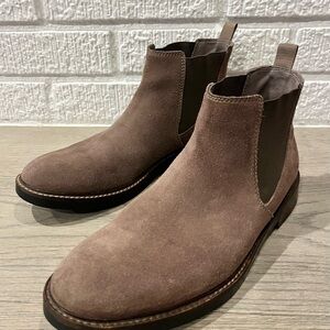 Clarks Men's Grey Suede Chelsea Boots